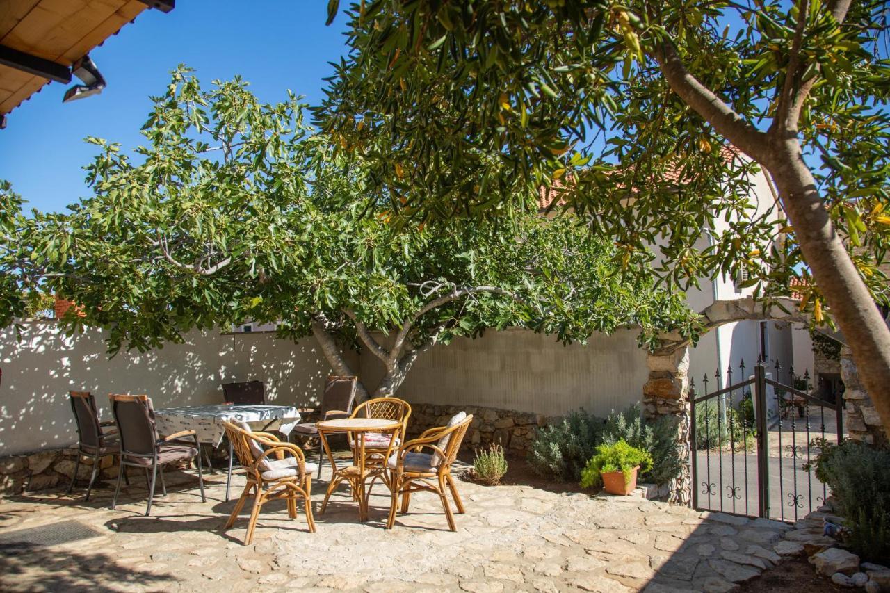 Apartments By The Sea Milna, Vis - 8895 ルカバックス エクステリア 写真