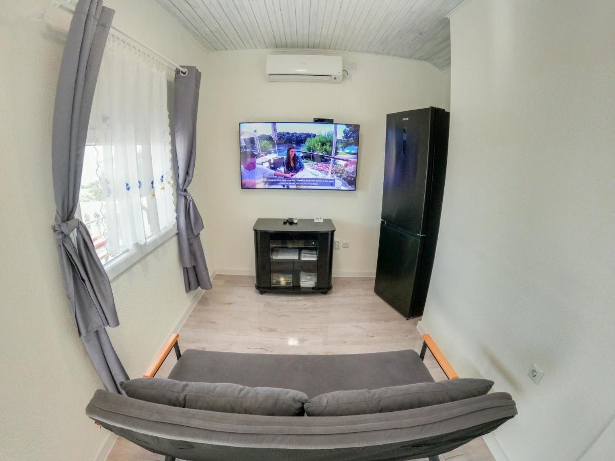Apartments By The Sea Milna, Vis - 8895 ルカバックス エクステリア 写真