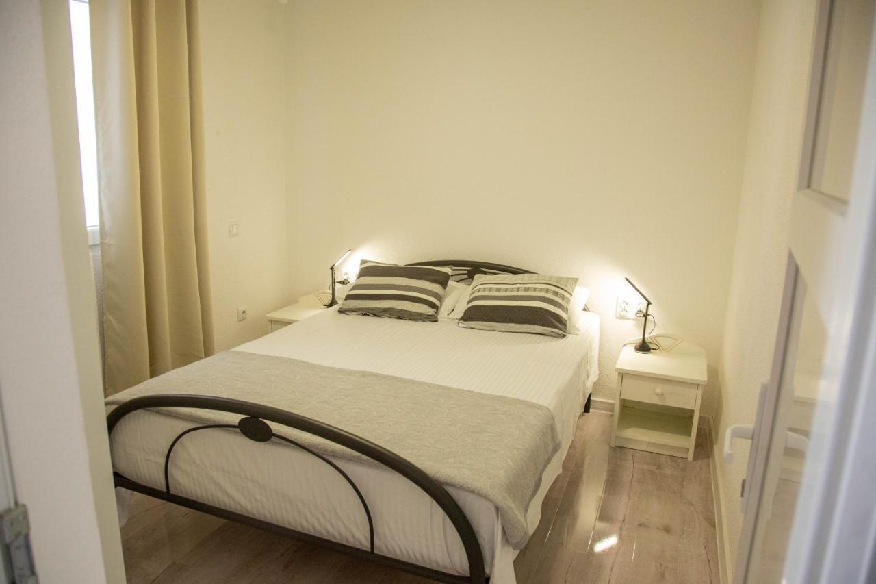 Apartments By The Sea Milna, Vis - 8895 ルカバックス エクステリア 写真