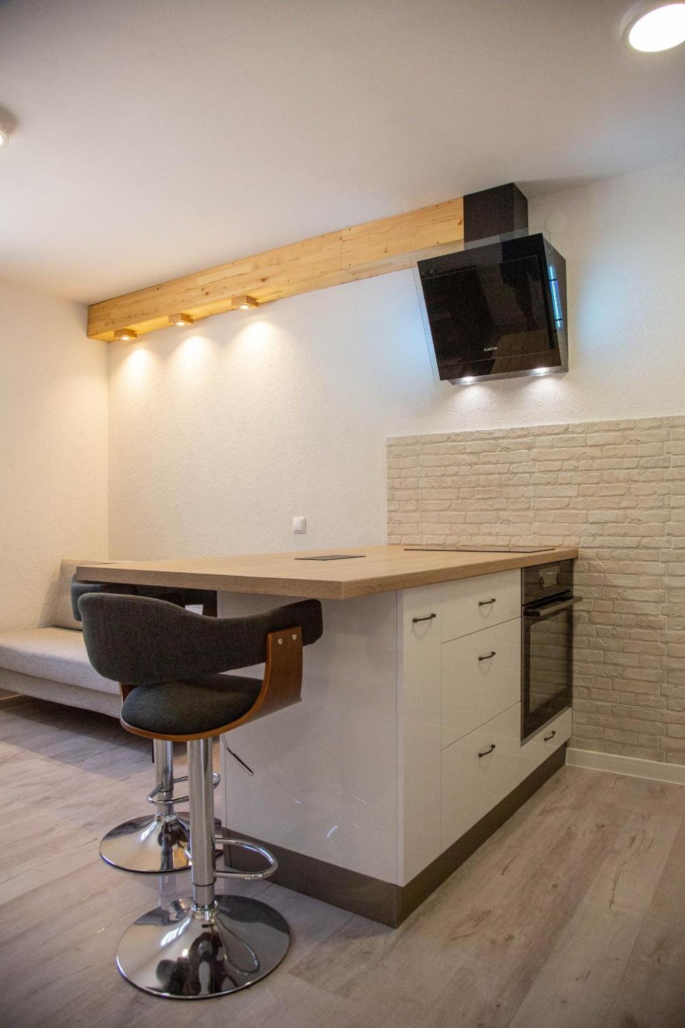 Apartments By The Sea Milna, Vis - 8895 ルカバックス 部屋 写真