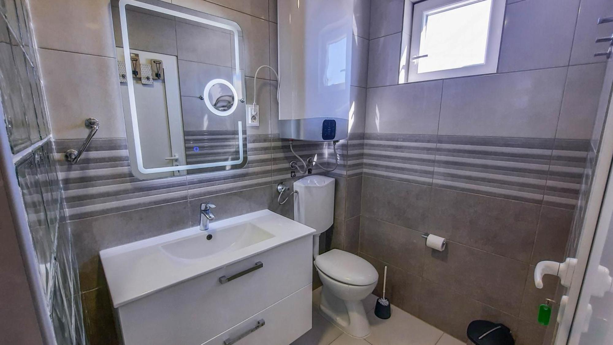 Apartments By The Sea Milna, Vis - 8895 ルカバックス 部屋 写真